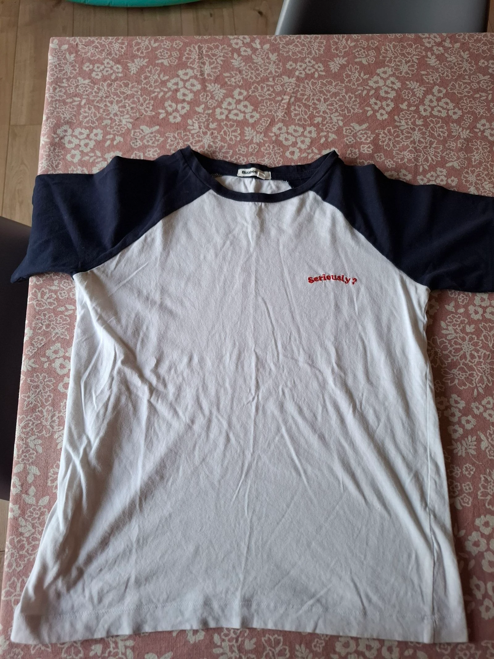 Tee shrist basique colis propre soigné rapide tout repasser